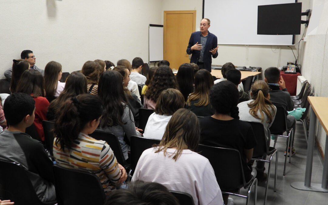 2 ESO. Tertúlia literària amb Àngel Burgas