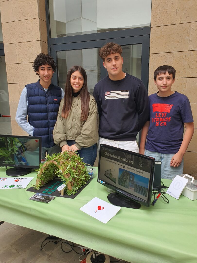 Alumnes del Cor de Maria a la trobada FITAC